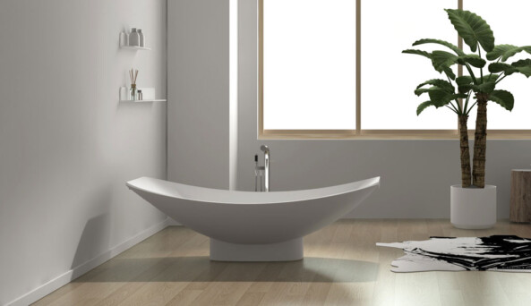 White-oversized-bathtub-Mirage-bath-tub